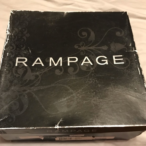 NIB $70 RAMPAGE Faux Fur Cuffed Boots BROWN Sz 9 - Picture 3 of 8